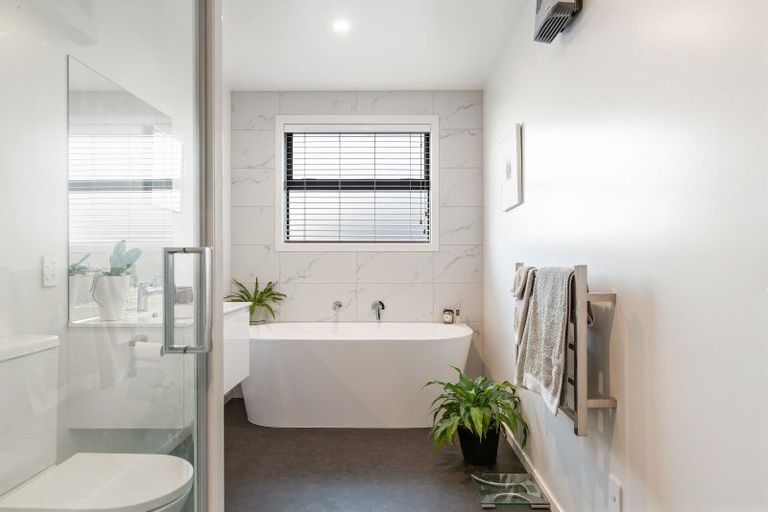 Photo of property in 19 Quigley Crescent, Cromwell, 9310