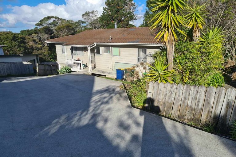 Photo of property in 8 Lorena Place, West Harbour, Auckland, 0618