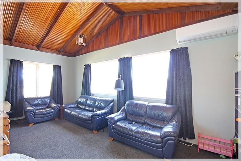 Photo of property in 27 Punga Street, Tangimoana, 4822