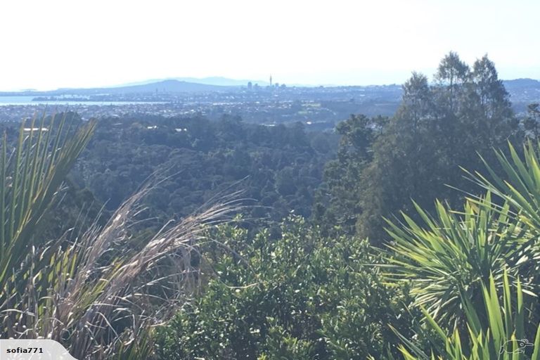 Photo of property in 312 Forest Hill Road, Waiatarua, Auckland, 0612