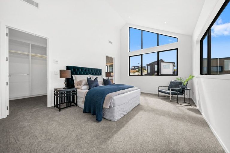 Photo of property in 34 Kumukumu Road, Long Bay, Auckland, 0630