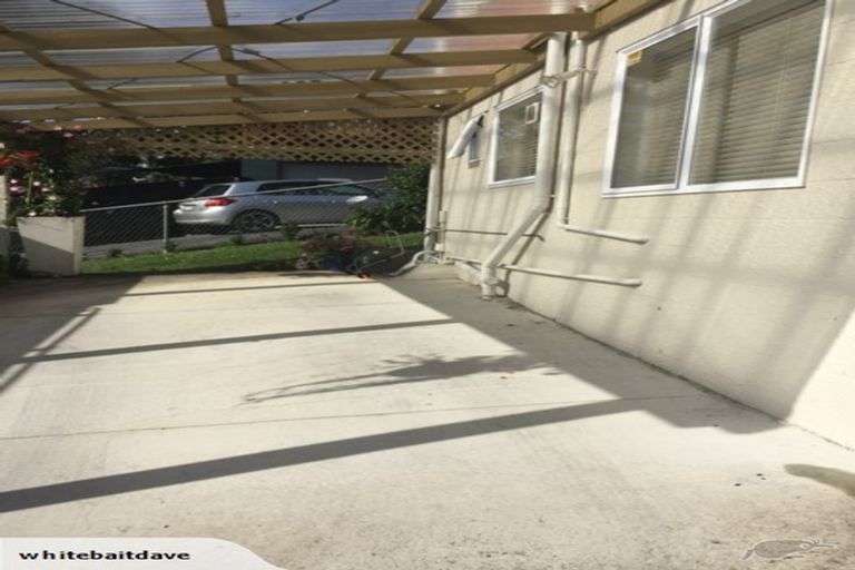 Photo of property in 26 Kathleen Street, Totara Vale, Auckland, 0627