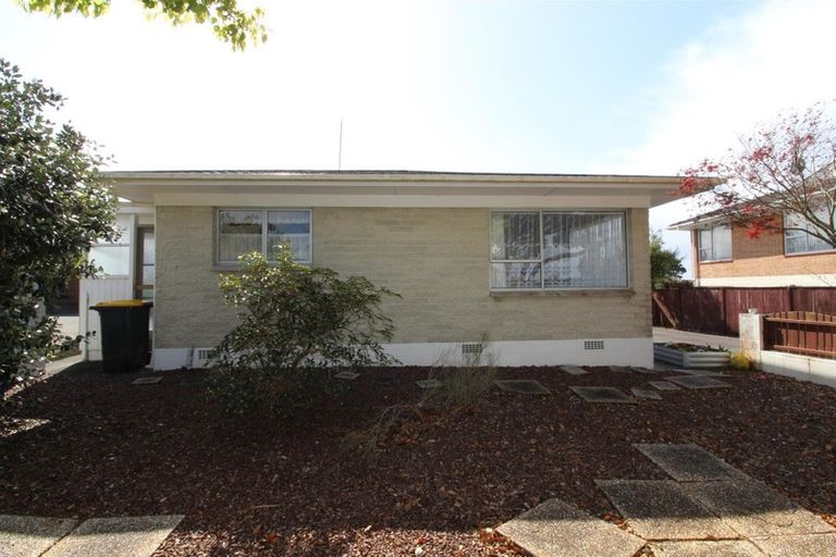 Photo of property in 1/12 Tanoa Place, Glendene, Auckland, 0602