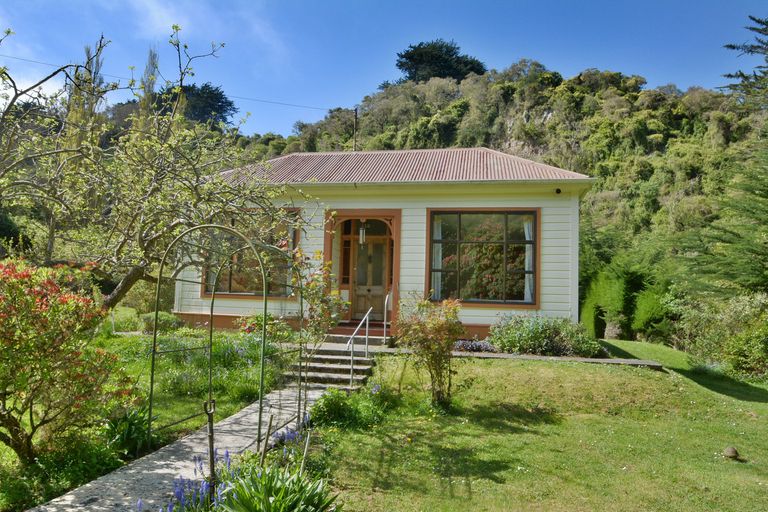 Photo of property in 10 Leith Valley Road, Glenleith, Dunedin, 9010