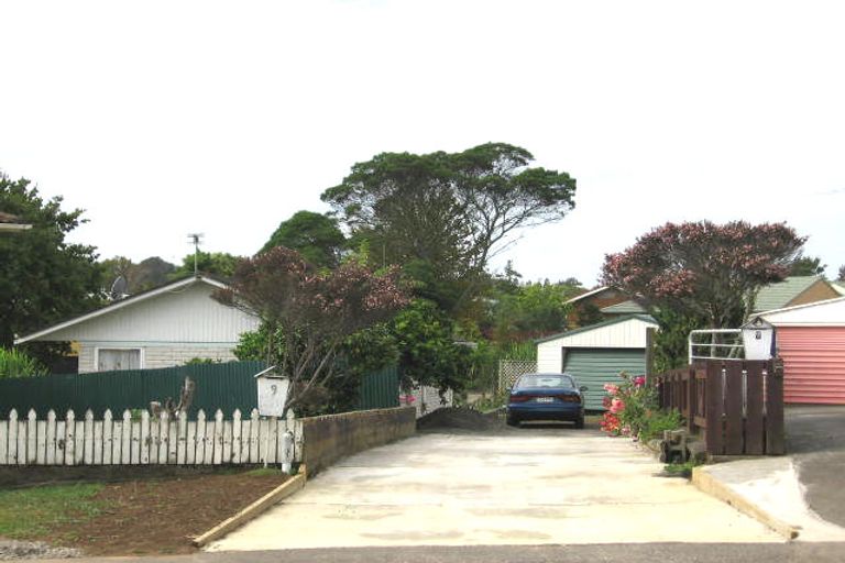 Photo of property in 9 Gregg Place, Sunnyvale, Auckland, 0612