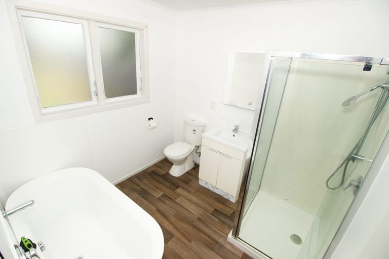 Photo of property in 79 Sabulite Road, Kelston, Auckland, 0602