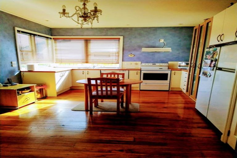 Photo of property in 11 Darlington Street, Ngatea, 3503