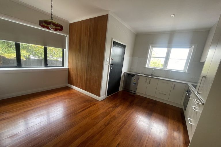 Photo of property in 261 Lake Road, Belmont, Auckland, 0622