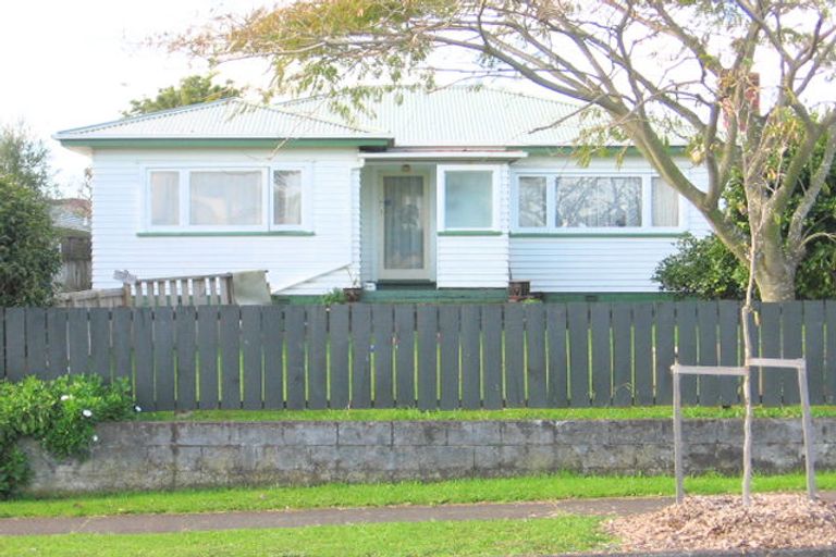 Photo of property in 2/26 Churchill Avenue, Manurewa, Auckland, 2102