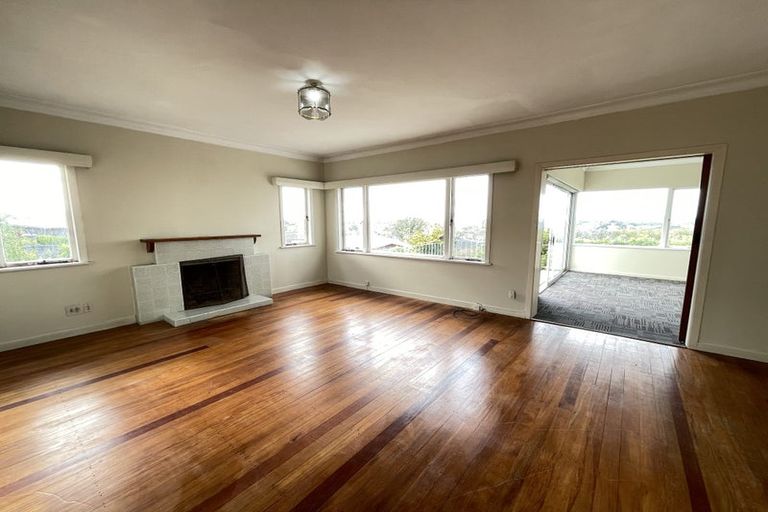 Photo of property in 89 Forrest Hill Road, Milford, Auckland, 0620