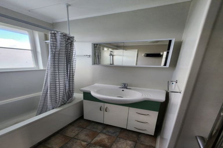 Photo of property in 17 Hector Grove, Trentham, Upper Hutt, 5018