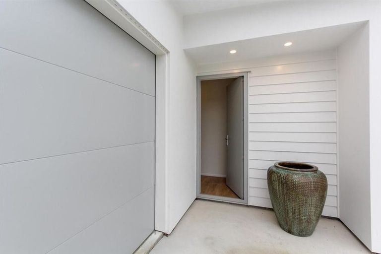 Photo of property in 4 Mackillop Way, Brooklands, New Plymouth, 4310