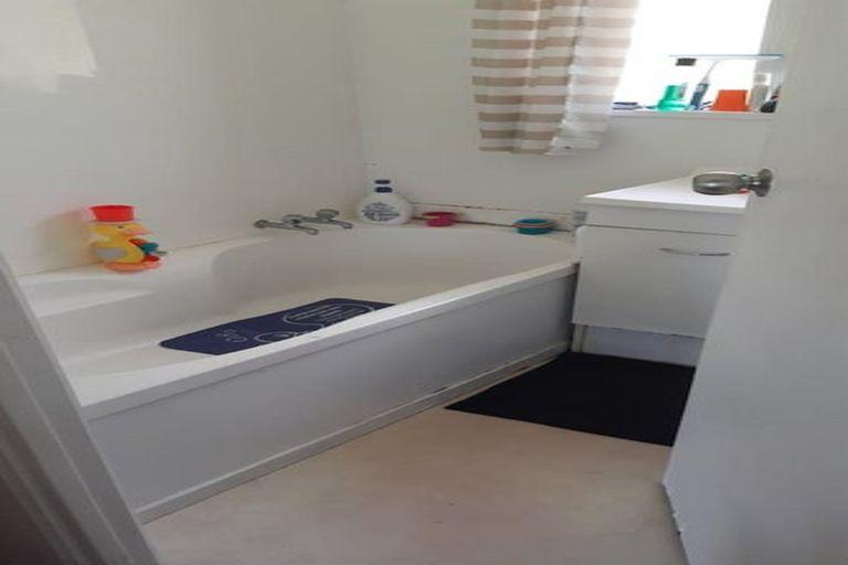 Photo of property in 1/23 Kenmure Avenue, Forrest Hill, Auckland, 0620