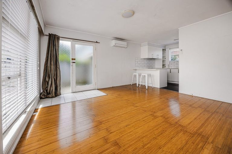 Photo of property in 2/8 James Road, Manurewa, Auckland, 2102