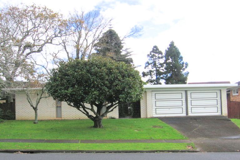 Photo of property in 6 Fratley Avenue, Farm Cove, Auckland, 2012
