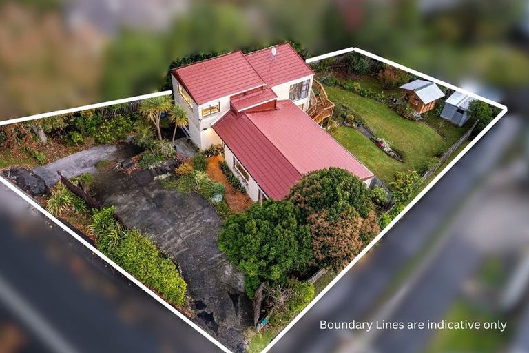 Photo of property in 93 Garfield Road, Helensville, 0800