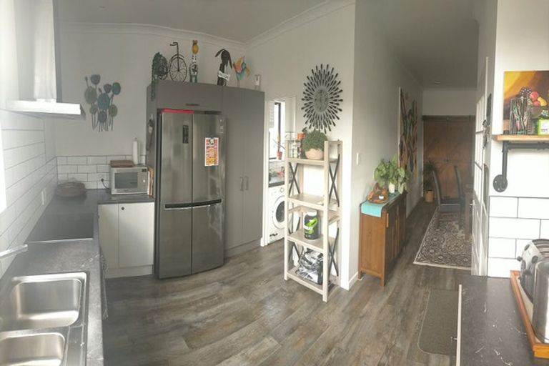 Photo of property in 6 Parkes Avenue, Saint Johns Hill, Whanganui, 4501