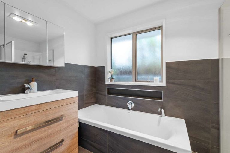 Photo of property in 14 Hudson Street, Bryndwr, Christchurch, 8053