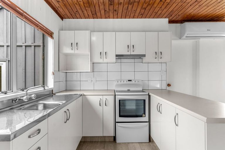 Photo of property in 12 Cove Road, Waipu, 0510