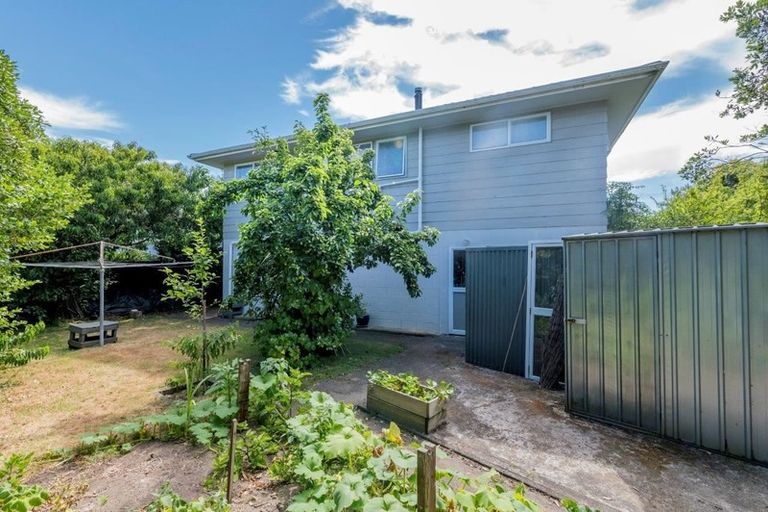 Photo of property in 28 Field Way, Waikanae Beach, Waikanae, 5036