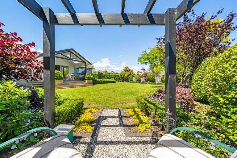 Photo of property in 13 Marua Palm Grove, Timberlea, Upper Hutt, 5018