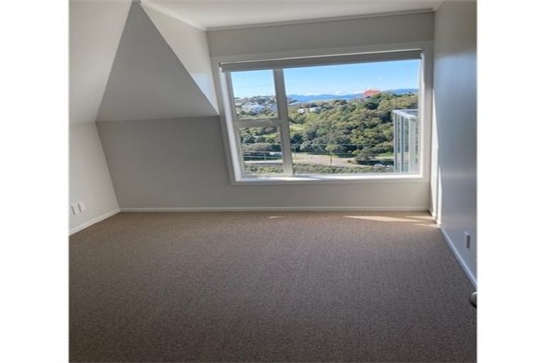 Photo of property in 39 Espin Crescent, Karori, Wellington, 6012