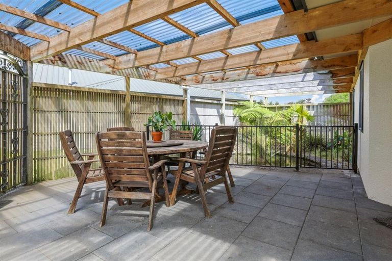 Photo of property in 6 Caulfield Place, Pukehangi, Rotorua, 3015