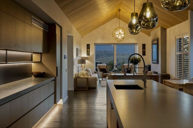 Photo of property in 31 Falconer Rise, Jacks Point, Queenstown, 9371