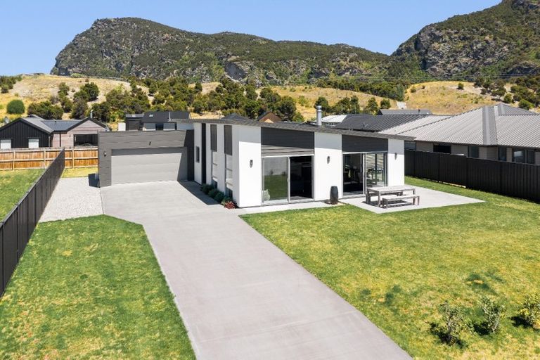 Photo of property in 5 Pepperwood Green, Albert Town, Wanaka, 9305