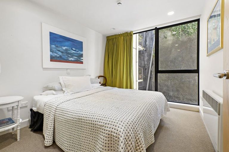 Photo of property in 11/310 Oriental Parade, Oriental Bay, Wellington, 6011