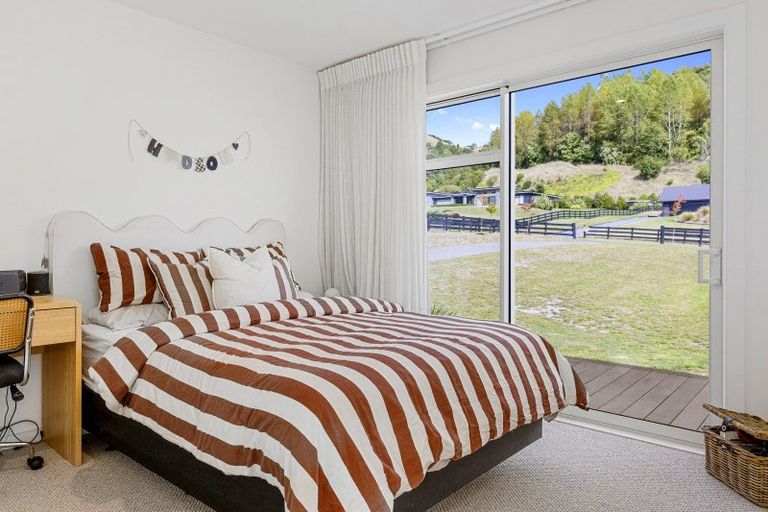 Photo of property in 13 Lochinvar Lane, Acacia Bay, Taupo, 3385