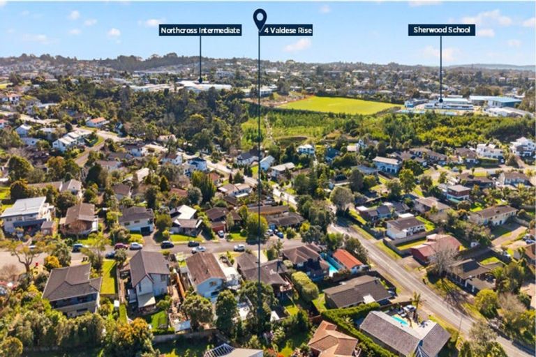 Photo of property in 4 Valdese Rise, Browns Bay, Auckland, 0630