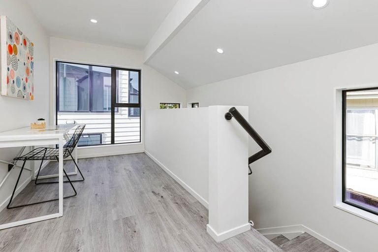 Photo of property in 16d Smedley Street, Manurewa, Auckland, 2102