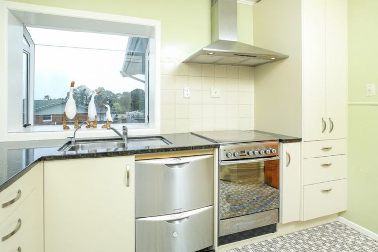 Photo of property in 30 Garden Heights Avenue, Glenview, Hamilton, 3206