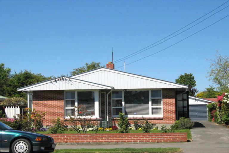 Photo of property in 1/301 Wairakei Road, Bryndwr, Christchurch, 8053