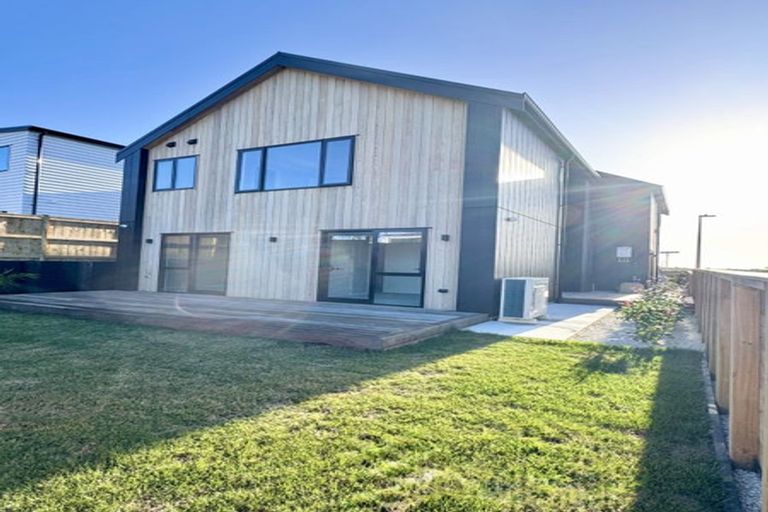 Photo of property in 49 Kumukumu Road, Long Bay, Auckland, 0630