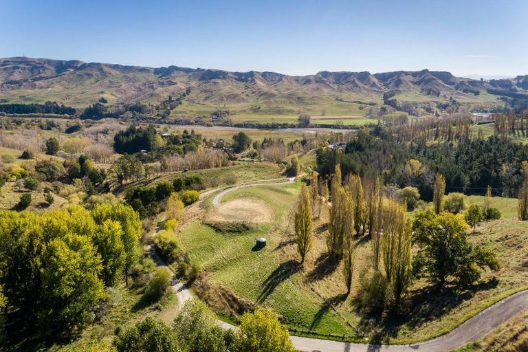 Photo of property in 27 Raratu Road, Kahuranaki, 4295