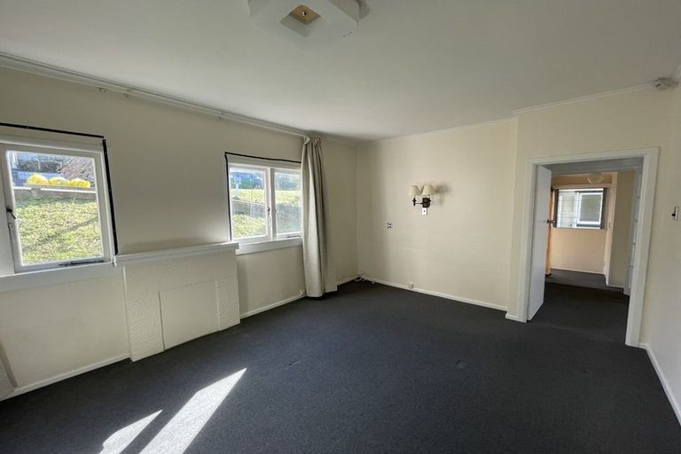 Photo of property in 16a Commodore Parry Road, Castor Bay, Auckland, 0620