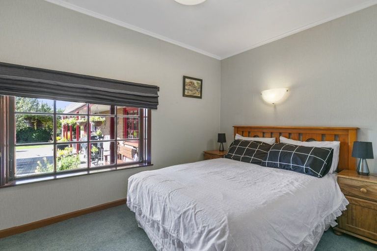 Photo of property in 389 Kawiu Road, Levin, 5510