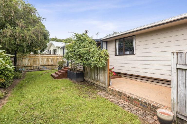 Photo of property in 25 Hookway Grove, Paraparaumu, 5032