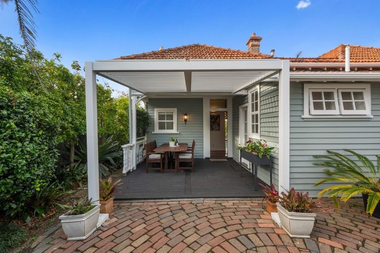 Photo of property in 58 Hinemoa Street, Birkenhead, Auckland, 0626