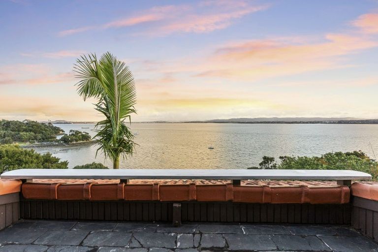 Photo of property in 16 Brigantine Drive, Beach Haven, Auckland, 0626