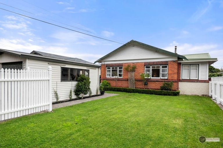 Photo of property in 17 Collingwood Street, Waterloo, Lower Hutt, 5011