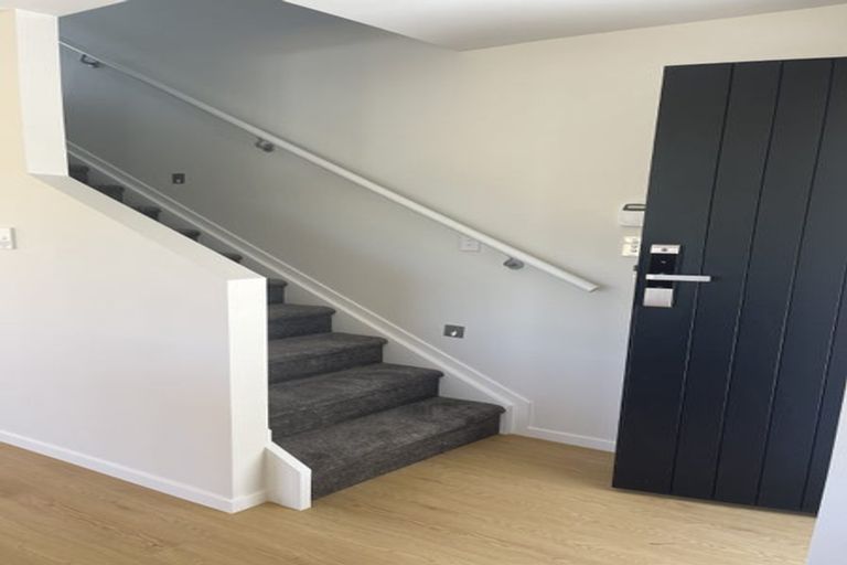 Photo of property in 28a Larne Avenue, Pakuranga Heights, Auckland, 2010