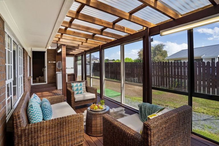 Photo of property in 121 Everglade Drive, Totara Heights, Auckland, 2105