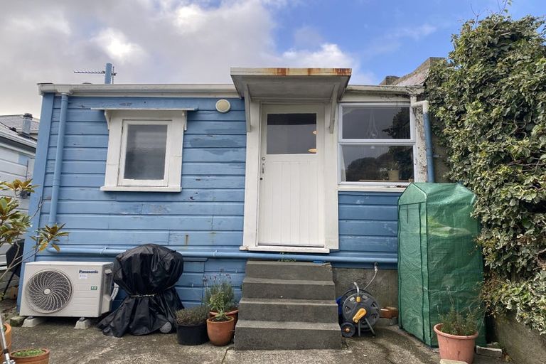 Photo of property in 32 Mckinley Crescent, Brooklyn, Wellington, 6021