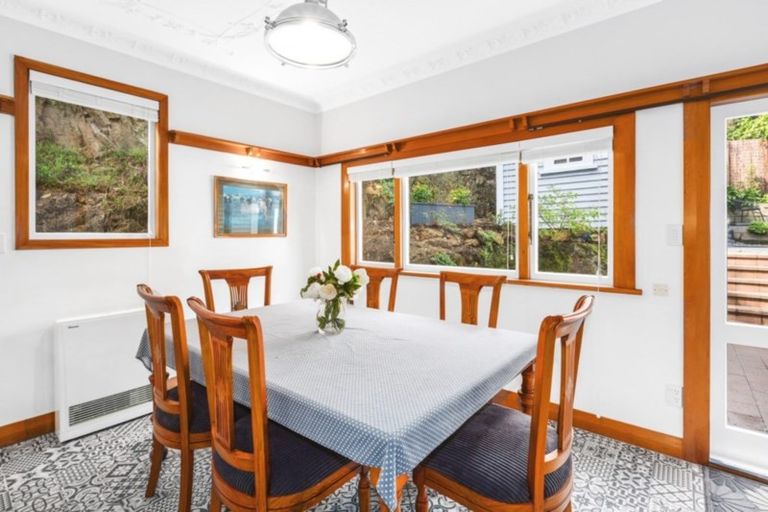 Photo of property in 102 Paremata Road, Paremata, Porirua, 5024