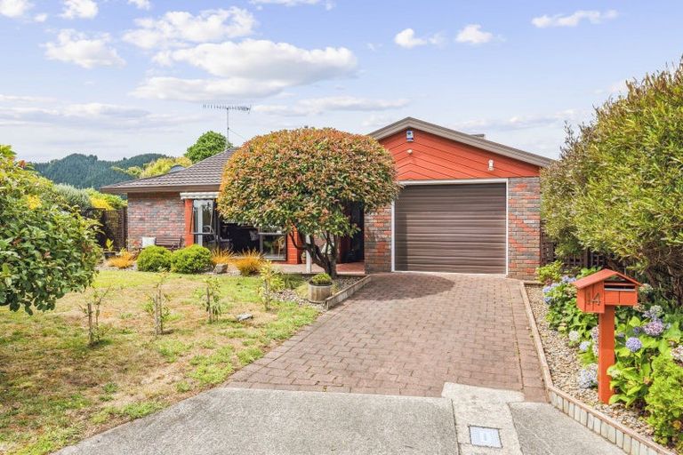 Photo of property in 14 Chilton Drive, Paraparaumu, 5032