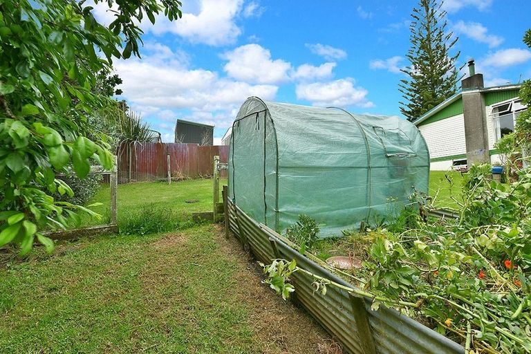 Photo of property in 49 Makiri Street, Helensville, 0800