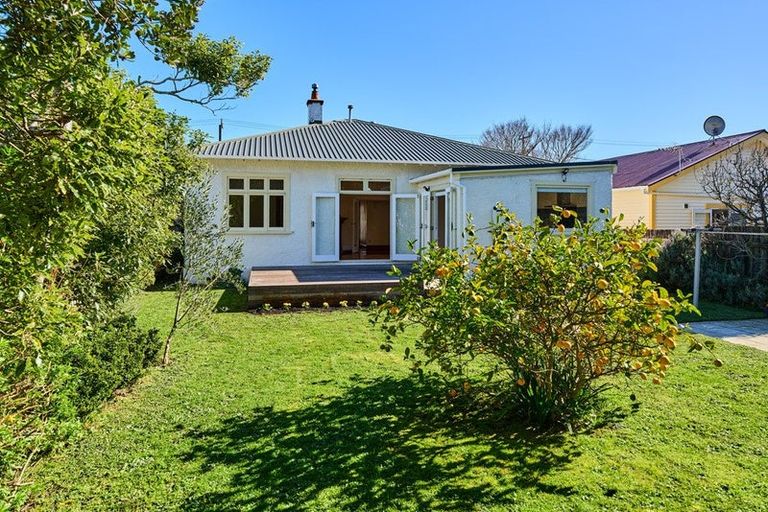 Photo of property in 29 Leighton Avenue, Waiwhetu, Lower Hutt, 5010
